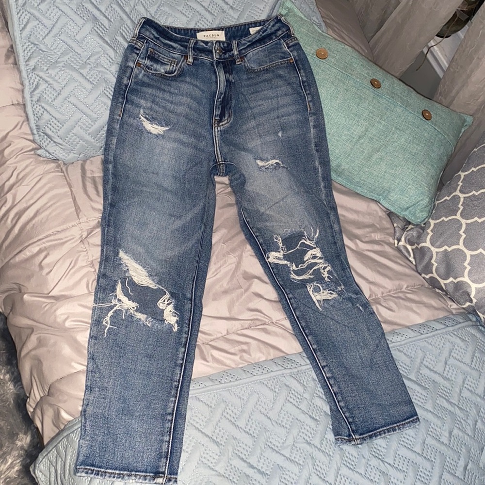 PacSun light wash distressed Mom Jeans size 24